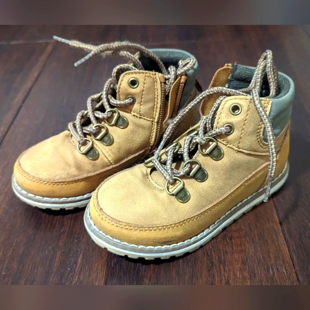 Timberland style boys boots